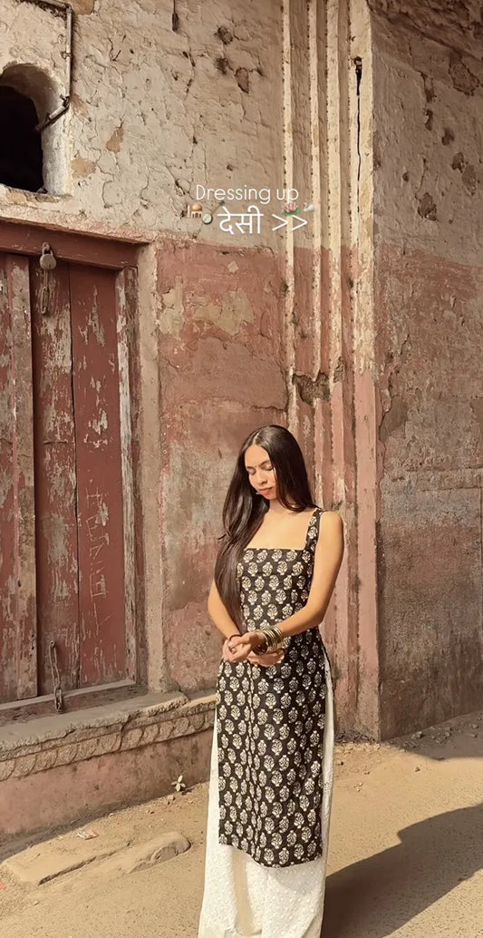 Women's Printed Straight Sleeveless Kurti